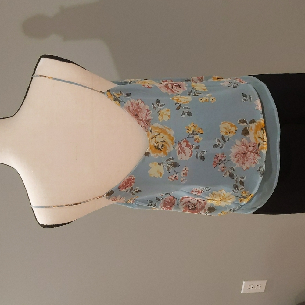 ✨Aeropostale Floral Tank Top - Size S - Picture 2 of 7
